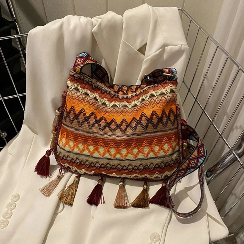 Large capacity ethnic style cross body bag tassel woven bag edge shoulder messenger bag geometric Bohemian shoulder bag 240912