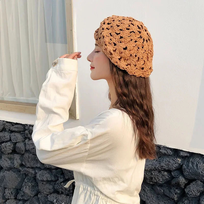 Hollow Breathable Knitted Womens Beret Spring/Summer Handmade Hook Flower n Artist Hat Fashion Mushroom Hat 240912