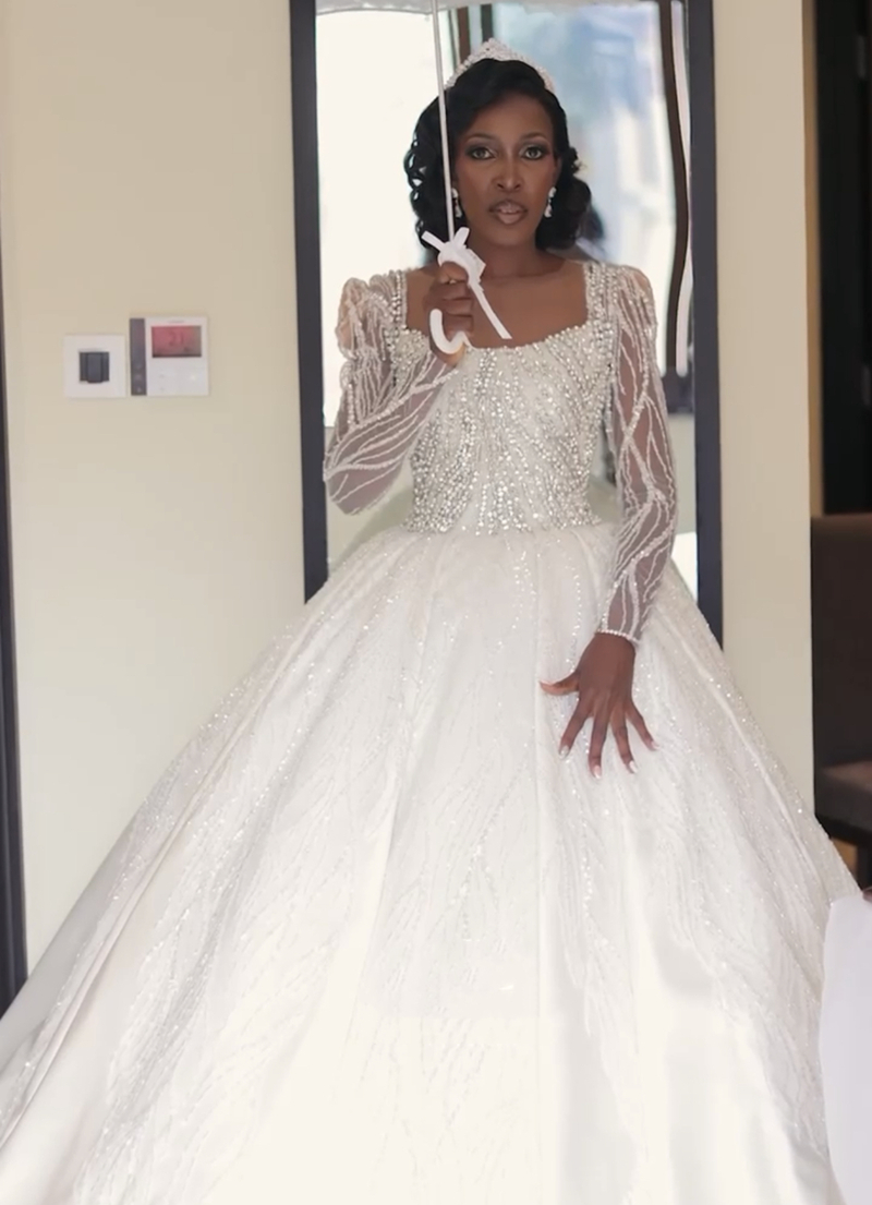 Rhinestones Beaded Luxurious Ball Gown Wedding Dresses Long Sleeves Cathedral Length Glitter Crystals Sequins Wedding Gown Arabic Dubai Bride Dress 20