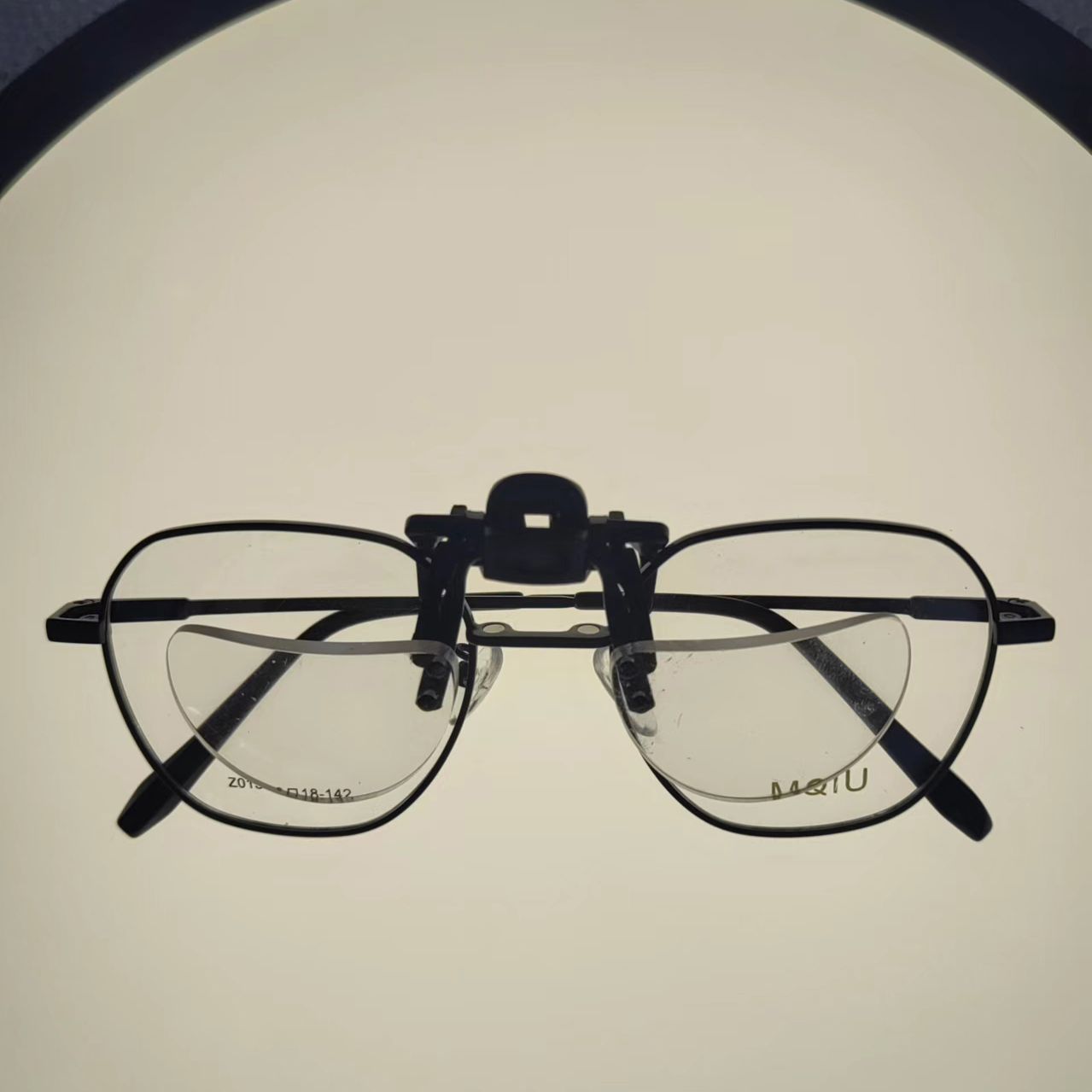 Myopia Correction Glasses with High-Definition Lenses and Adjustable Enlargement Feature