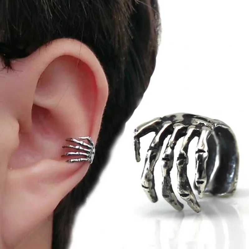 Black Gothic Skeleton Hand Ear Cartilage Clip Fake Piercing Earring For Men Women Silver Color Punk Goth Halloween Jewelry GiftX240913
