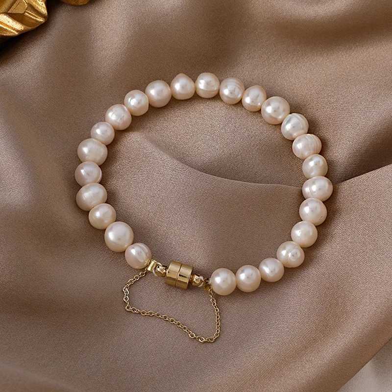 Elegant Freshwater Pearl Bracelet for Women Magnetic Clasp Design Wedding Special Occasion Jewelry Z250910