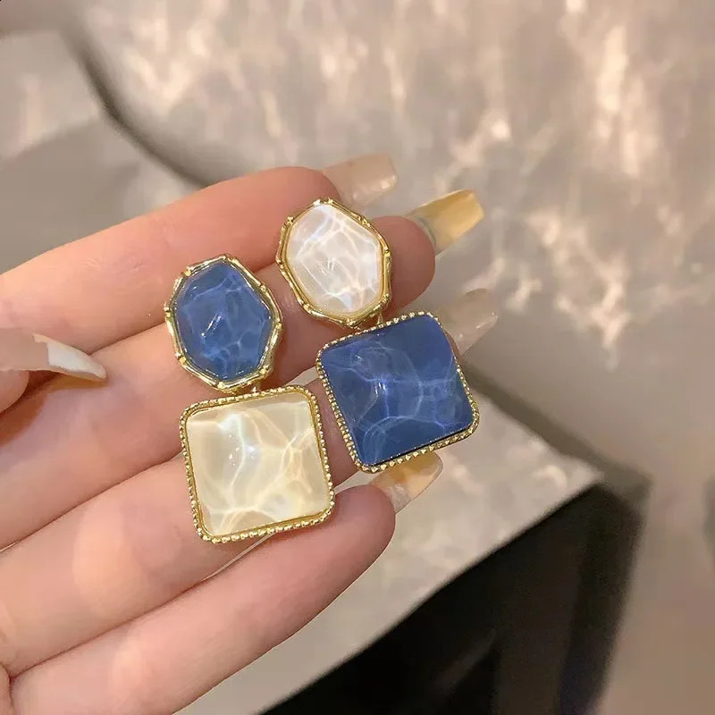 Fashion Vintage Resin Geometric Drop Earrings for Women Charms Elegant Irregular Blue Pendant Jewelry Party Gifts 2023 240906