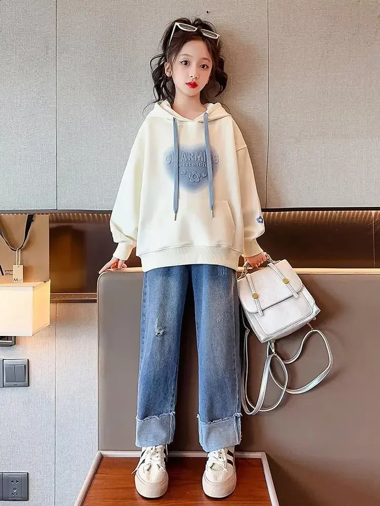 Autumn Winter Spring Girls Clothing Hoodies White Sports Shirts Baby T-shirts Dresses Teenage Childrens Princesses 6 7 8 9 10 11 12 Years Old 240905