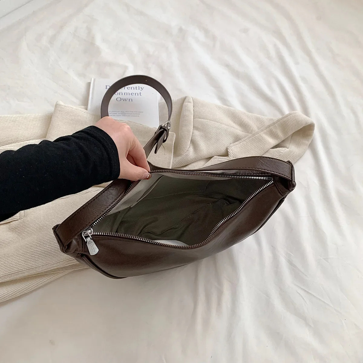 Y2K retro PU leather womens shoulder bag Korean fashion small cross body bag womens underwear bag handbag 240912