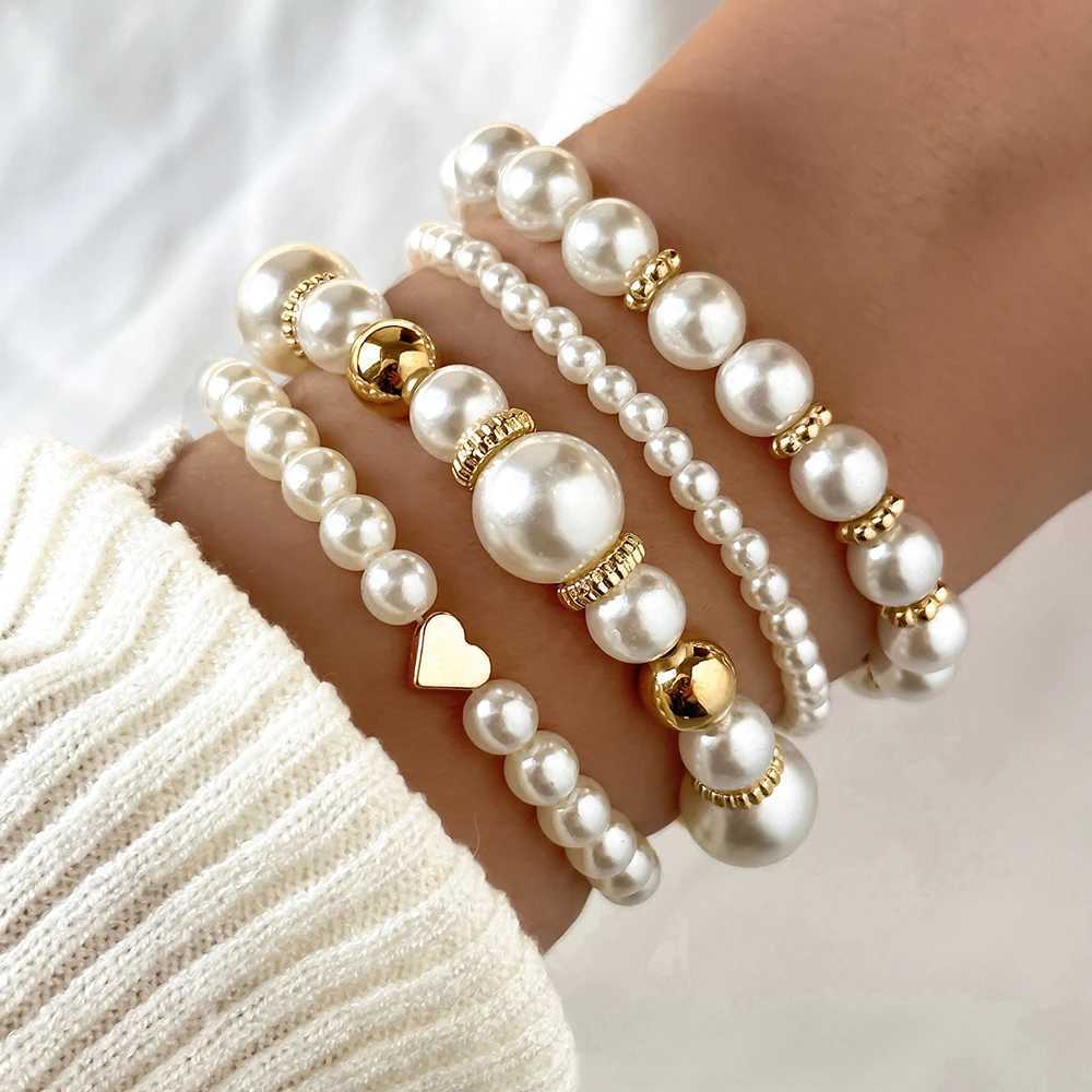 4pcs/Set Simple White Faux Pearls Beads Beaded Heart Temperament Bracelet Set Elegant Handmade Hand String Jewelry Accessory W250121