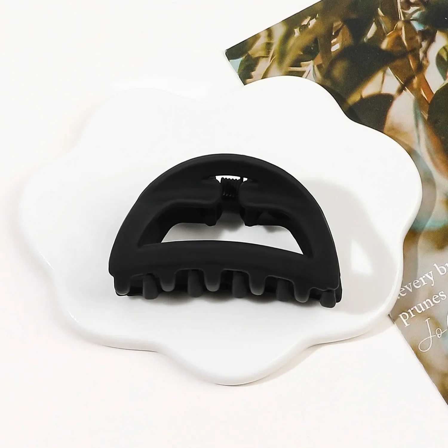 2024 New Fashion Small Frosted Geometry Clip Hairpin Barrettes for Women Girl Accessories Headwear Hair Claw WholesaleX2409