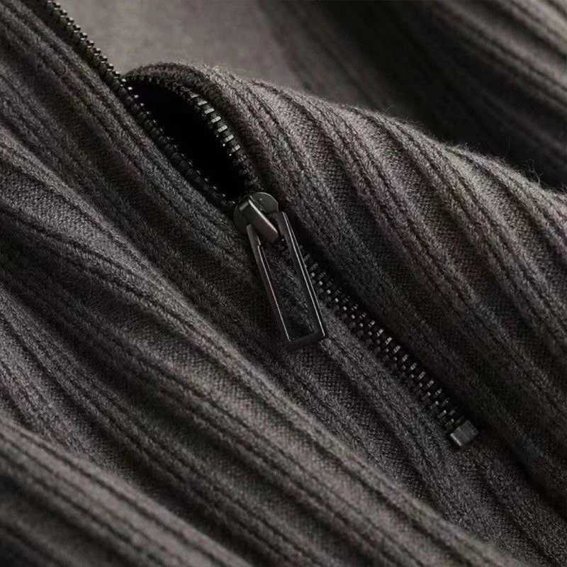 Mens lightweight luxury knitted polo shirt long sleeved solid color pullover sweater Korean retro popular casual knitted M-3XL W240913