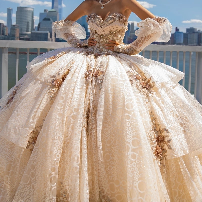 Light Champagne Quinceanera Dresses Off The Shoulder Princess Sequins Appliques Lace Beads Crystal Tull Sweet 16 Dress Vestido De 15 Anos