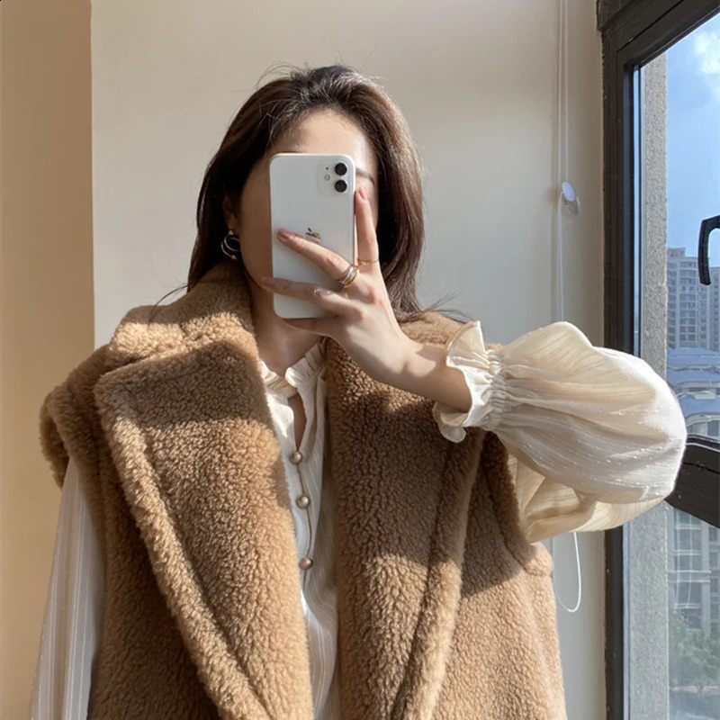 Long Women Coat Sleeveless Teddy Bear Jacket Coat Warm Fur Coat Wool Coat Women Winter Loose Coat Classic Fashion Pink Blue Coat 240911