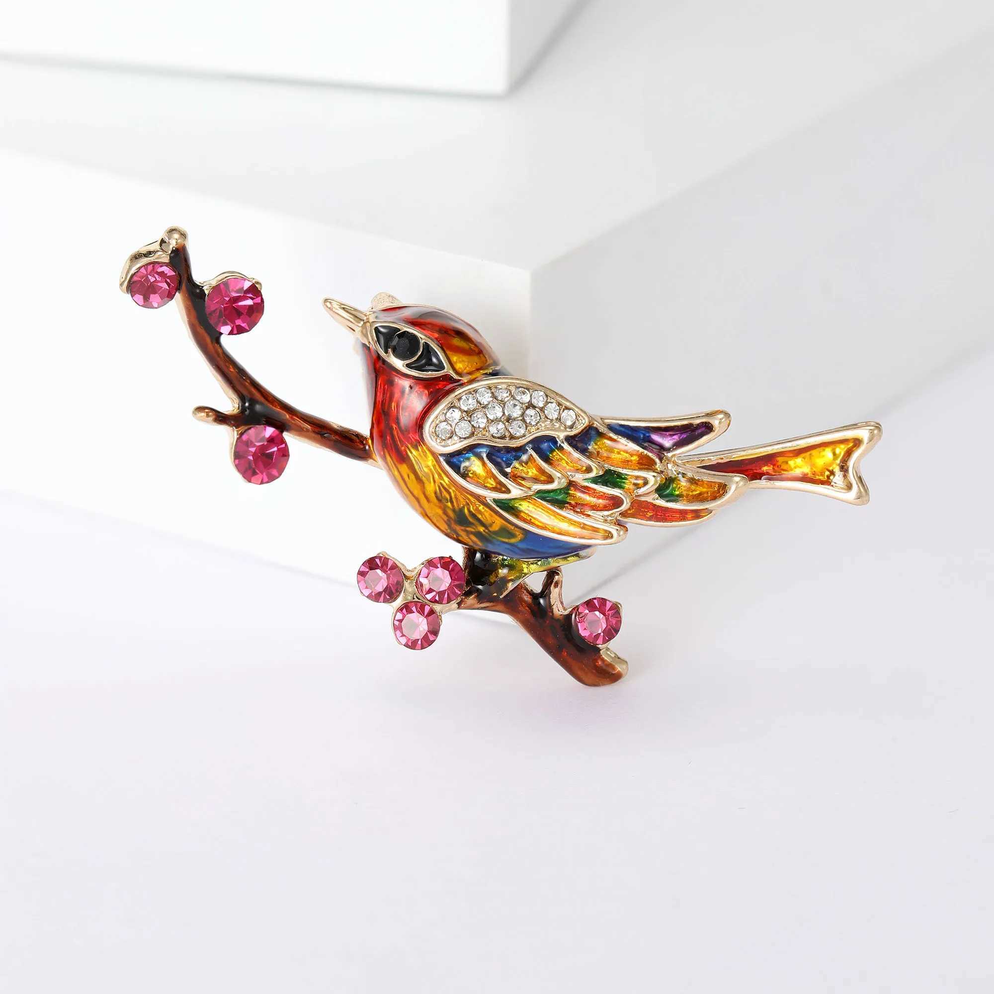 Beaut Berry Luxurious and High-end Bird Brooches for Women Antique Animal Pin Office Party Casual Accessory GiftX240914