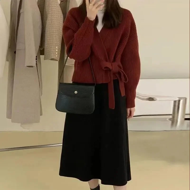 French Retro VNeck Cardigan Coats for Women Autumn Lace Up Loose Knitwear Woman Lazy Style Waist Solid Long Sleeve Sweater 240904