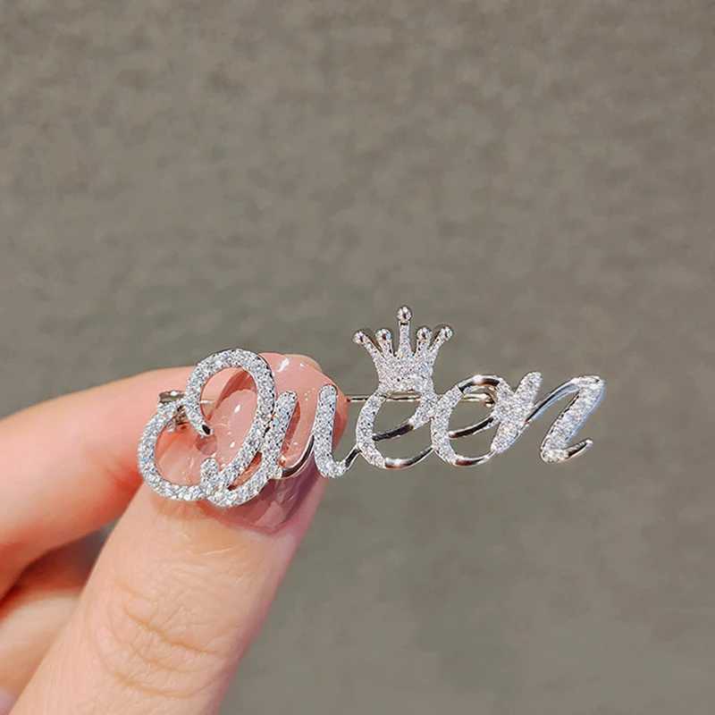 Dress Brooch Queen Letter Brooch Women King Love Rhinestones Crystal English Alphabet Metal Pins Cute Jewelry Accessories GiftX240914