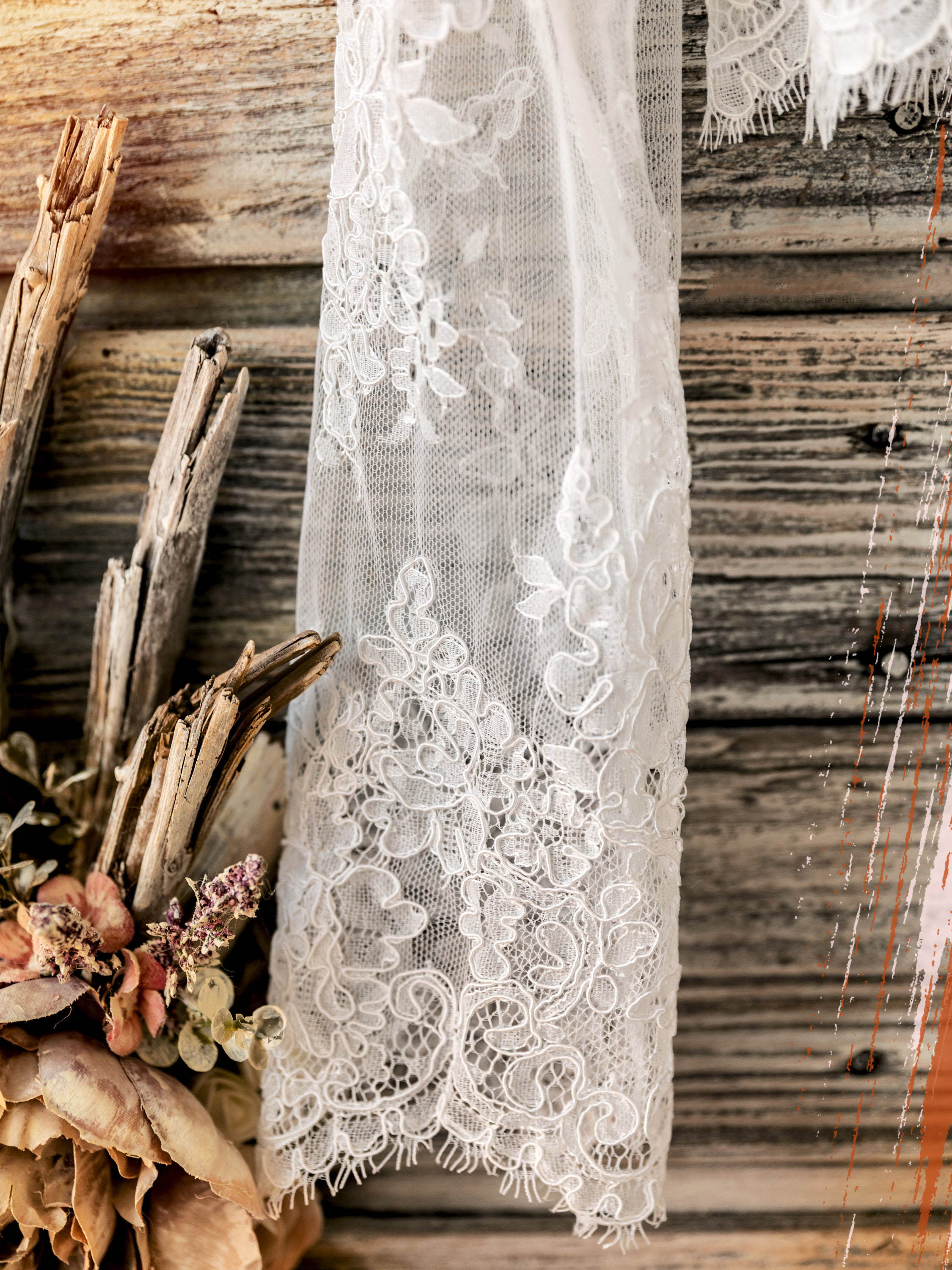 Elegant O Neck Jacket Appliques Lace Button Long Sleeve Bride Jackets For Strapless Bridal Dress Wedding Accessories Custom Made