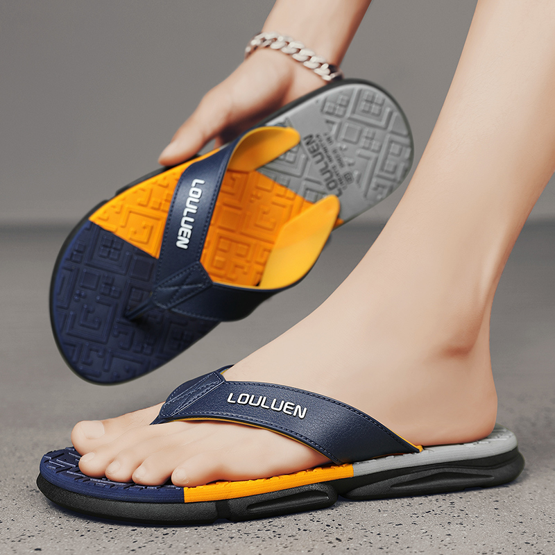 Fashion 2023 New Men Flip Flops Outdoor Summer Massage Slippers Beach Mens Breathable Non-slip Bathroom Men's Flip Flops Sandals