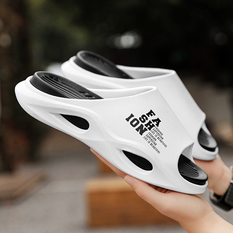 2024 New Men's Slippers Indoor Outdoor Sandals Beach Comfortable Soft Sole Slides Design Men Casual Shoes Mens Home Slippers