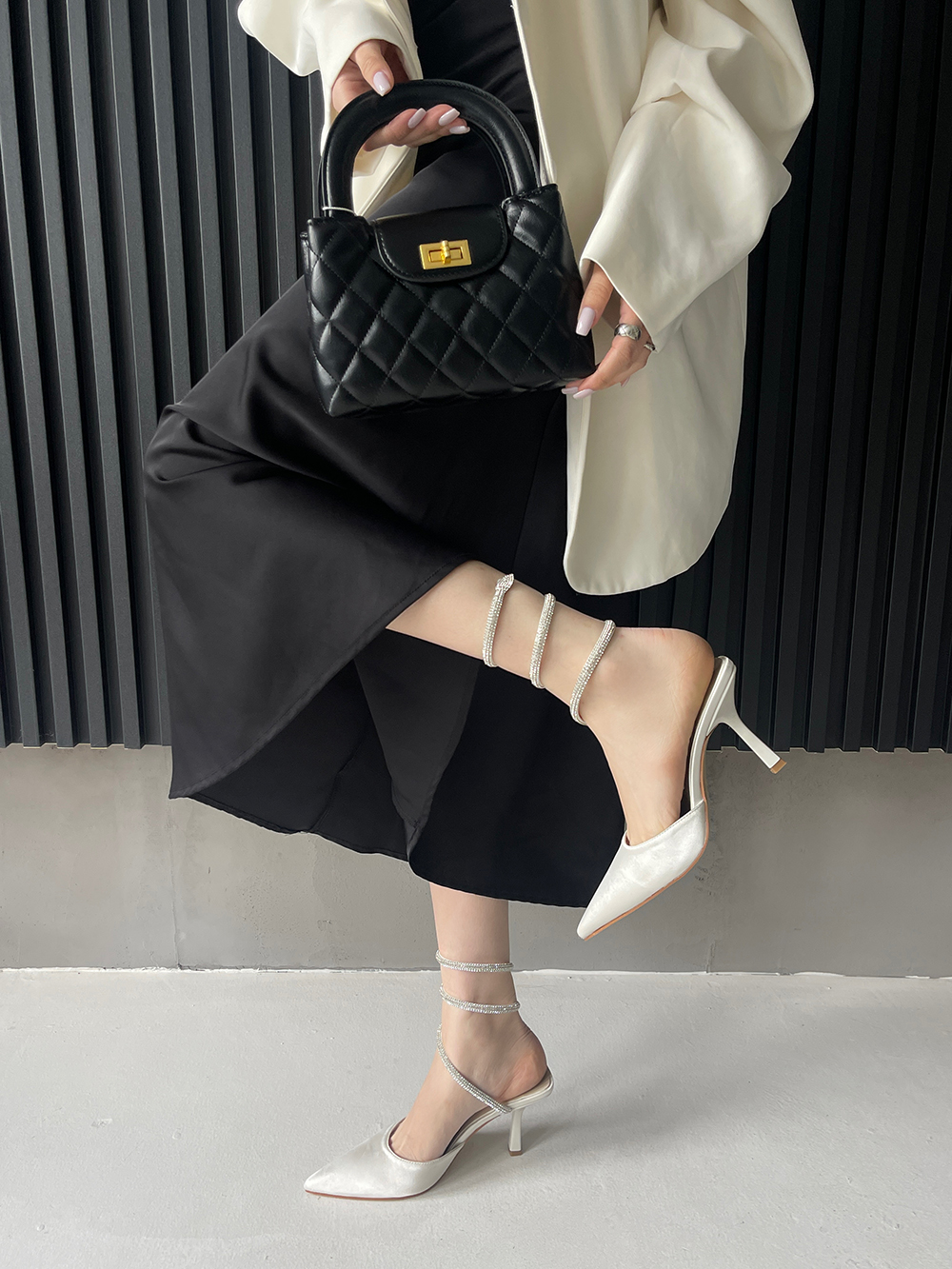 Pointed Toe Women Sandals 2024 New Arrivals Black White Summer Dress Shoes Cross Rhinestone Strap Party Fashion Pumps Size 35-41
