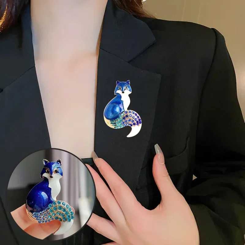 Elegant Fox Brooch Colorful Enamel Imitation Crystal Rhinestone Lapel Pins For Women Badge Alloy Accessories Party Gift JewelryX240914