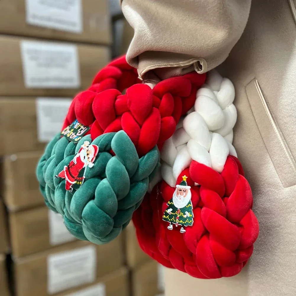 Womens handbag with Icelandic wool top handle hollow outer soft contrasting color short womens Santa Claus bag 240913