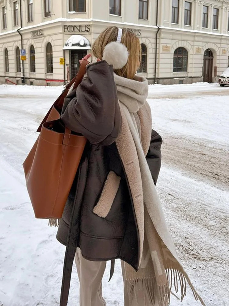 Winter Oversized Shearling Jackets For Women Winter Streetwear Belts Thick Warm Faux Teddy Fur Coat Double Faced Tops 240911