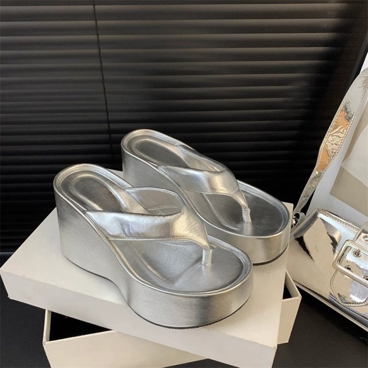 Women Slippers Summer Rubber Flip ps Beach Shoes Slides Pantofle Heeled Mules On A Wedge Hawaiian Sabot 2024 High Super 82b3