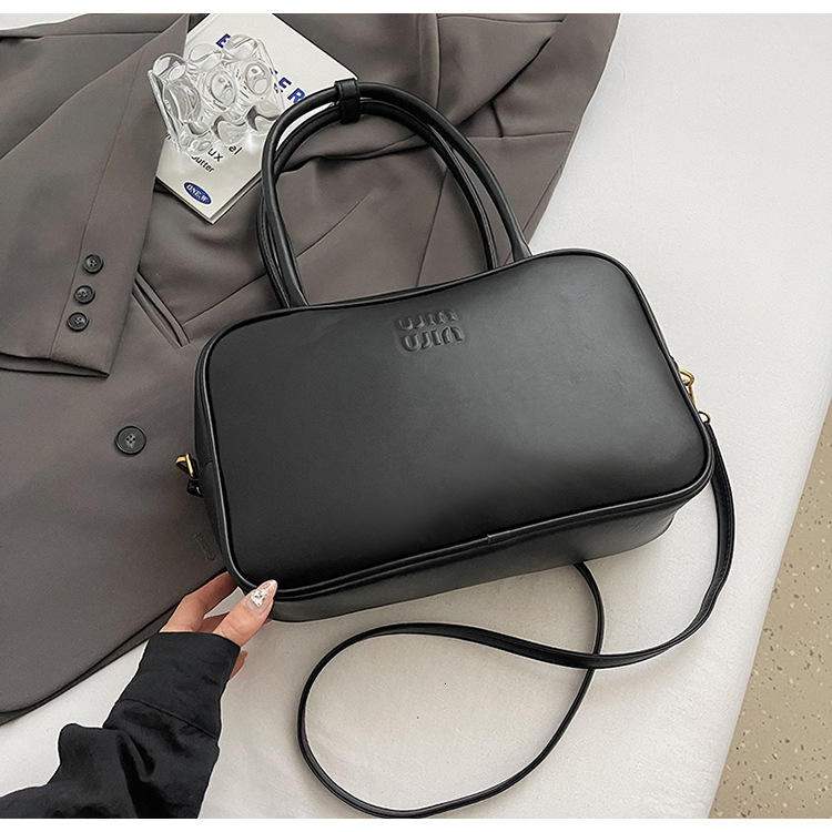 Halloween Fashionable Underarm for Women 2024 New Autumn Trendy Single Shoulder Slant Cross Korean Edition, Small and High end Women's Bag