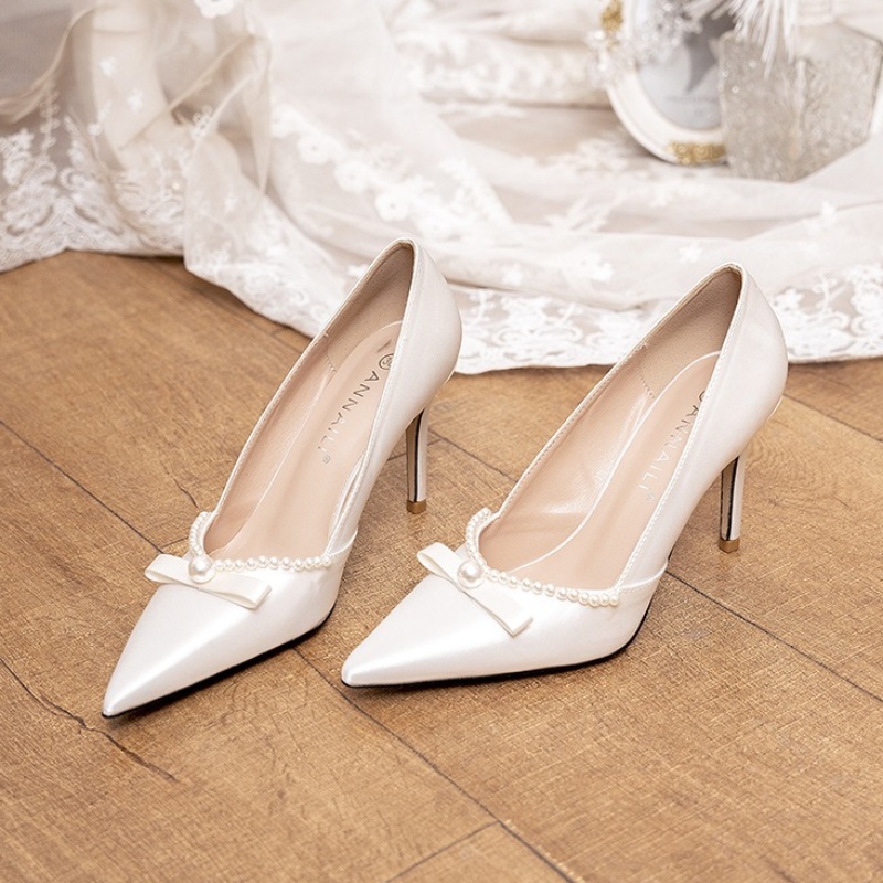 Fashion 2024 Dress shoes Wedding Female White Satin Bow New Pearl Fairy Wind Bridesmaid Shoes Bridal Pumps 430b
