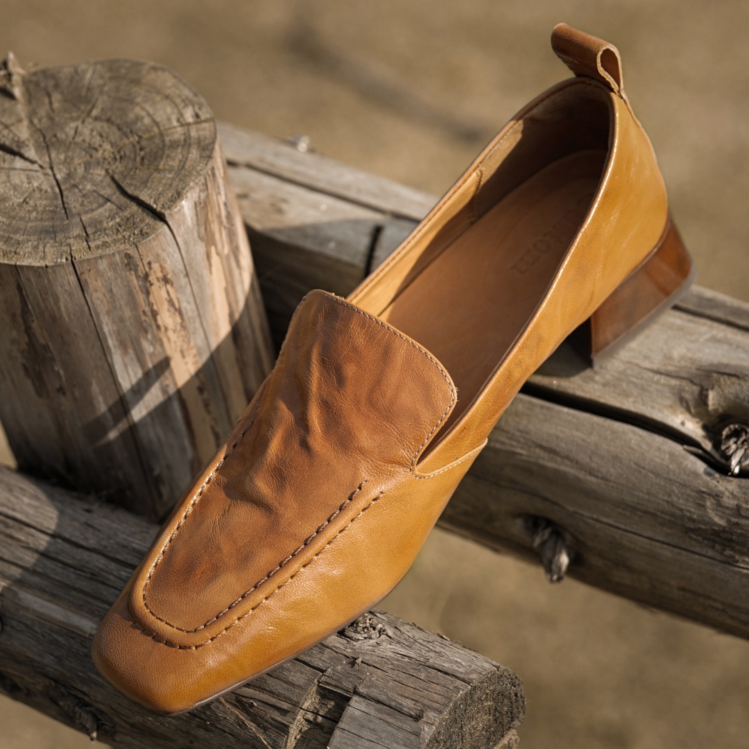Spring 2024 new plus size 34-42women's sheepskin slip-on flats loafers high quality soft comfortable square toe New moccasins shoes 903a