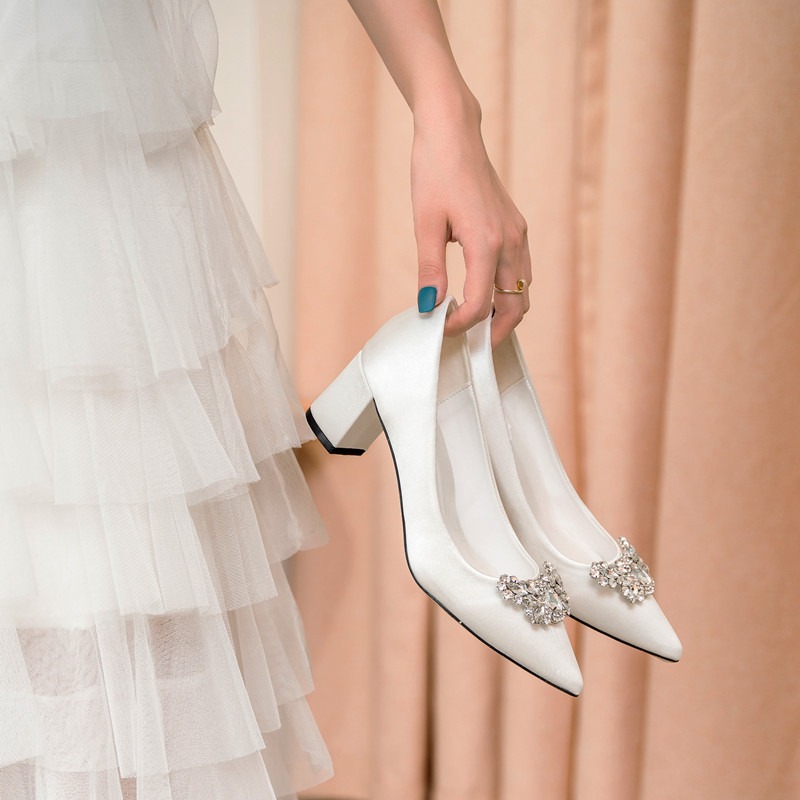 Woman 2024 New Pregnant Wedding Dress White Satin Shoes Chunky Heels Rhie French Bridal shoes Pumps f3d8