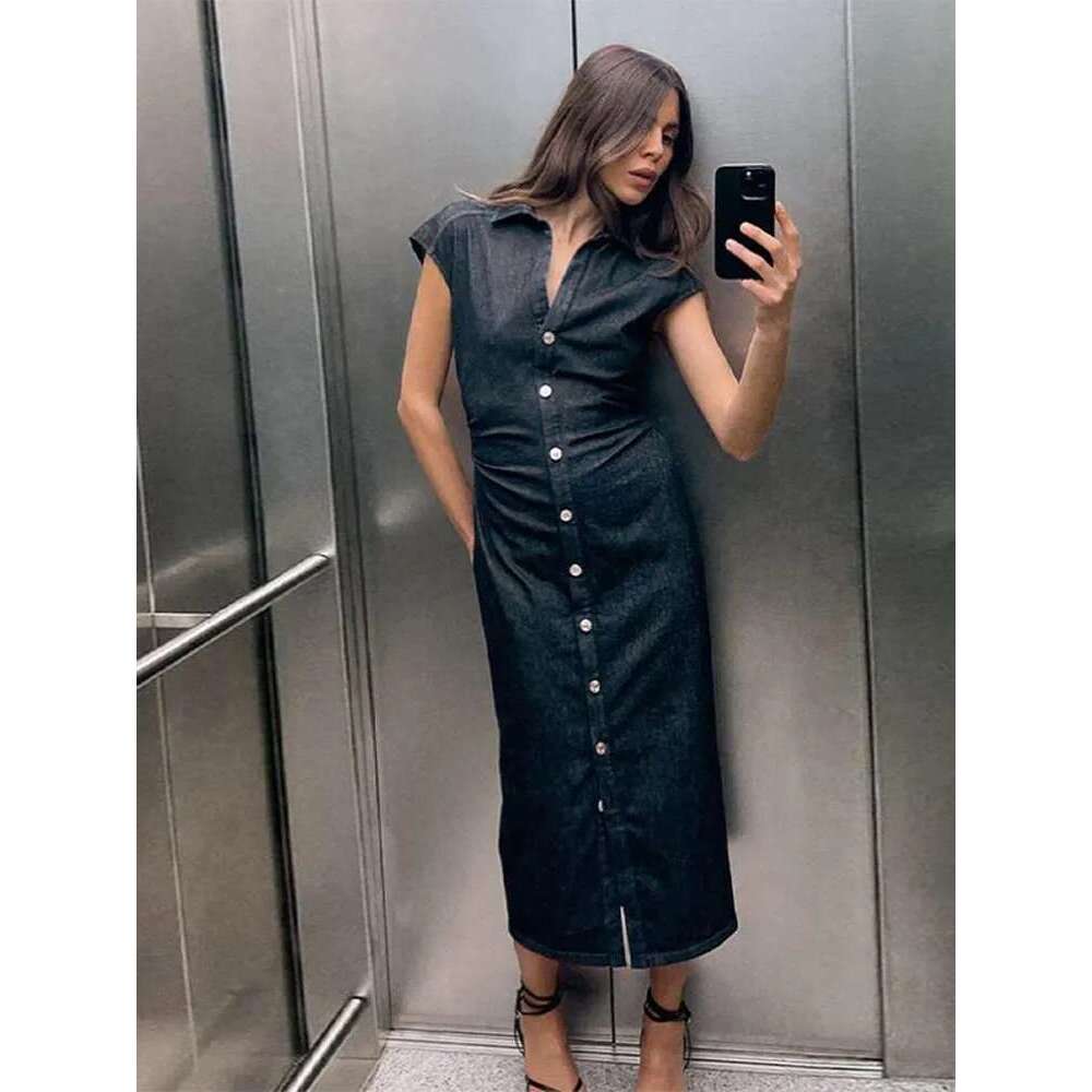 Women Elegant Metal Single Breasted Denim Dress Fashion Short Sleeves Pleated Slim Fits Dresses 2024 New Female Street Robes