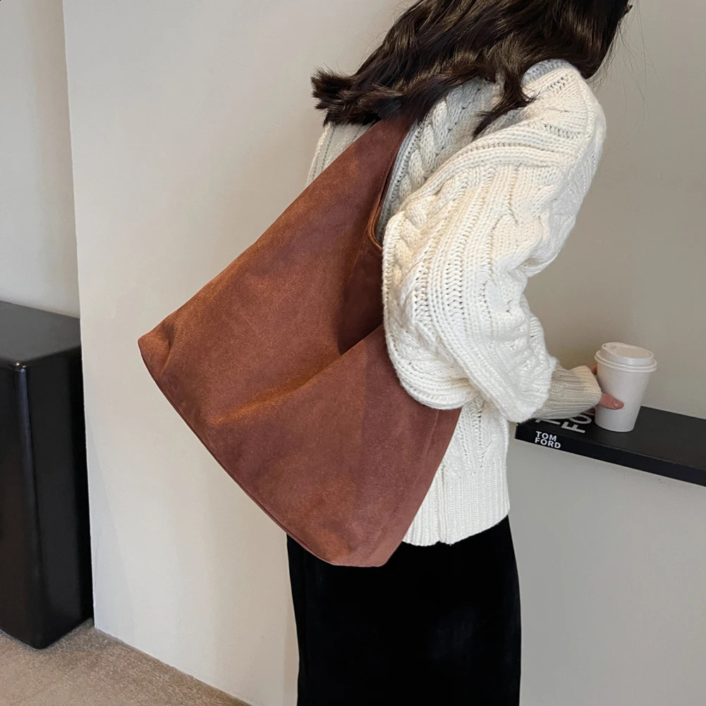 Vintage Womens Bag Large Capacity Suede Shoulder Bag Solid Color Simple Casual Bag Autumn Winter Classical Tote Bags 240913