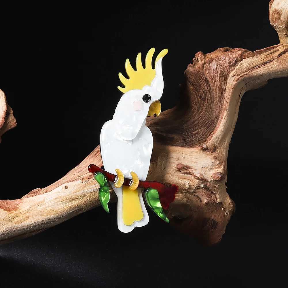 Handmade Acrylic Animal Parrot Brooches for Women Men Lovely Sitting Pet Casual Party Brooch Pin Gifts Jewelry AccessoriesX240914
