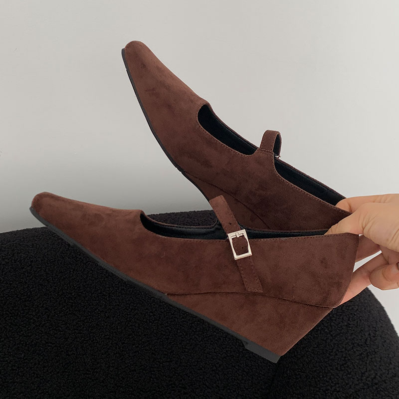 2025 new Fashion New Buckle Strap Footwear Wedges Women Mary Janes Female Designer Shallow Pointed Toe Party Ladies Heeled Shoes 030e