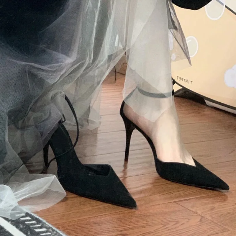 2024 Sexy Pointed Toe Ladies Pumps Thin High Heels Ankle Buckle Women Pumps Wedding Runway Sandals Woman Shoes Black Heels Women