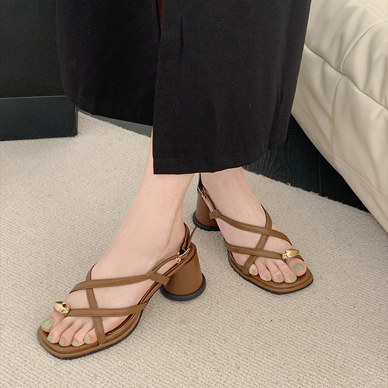 Sandals Designer New 2023 Dress Women Metal Decoration Ladies Narrow Band Buckle Thick Heels Female Shoes Outside Party Clip Toe
