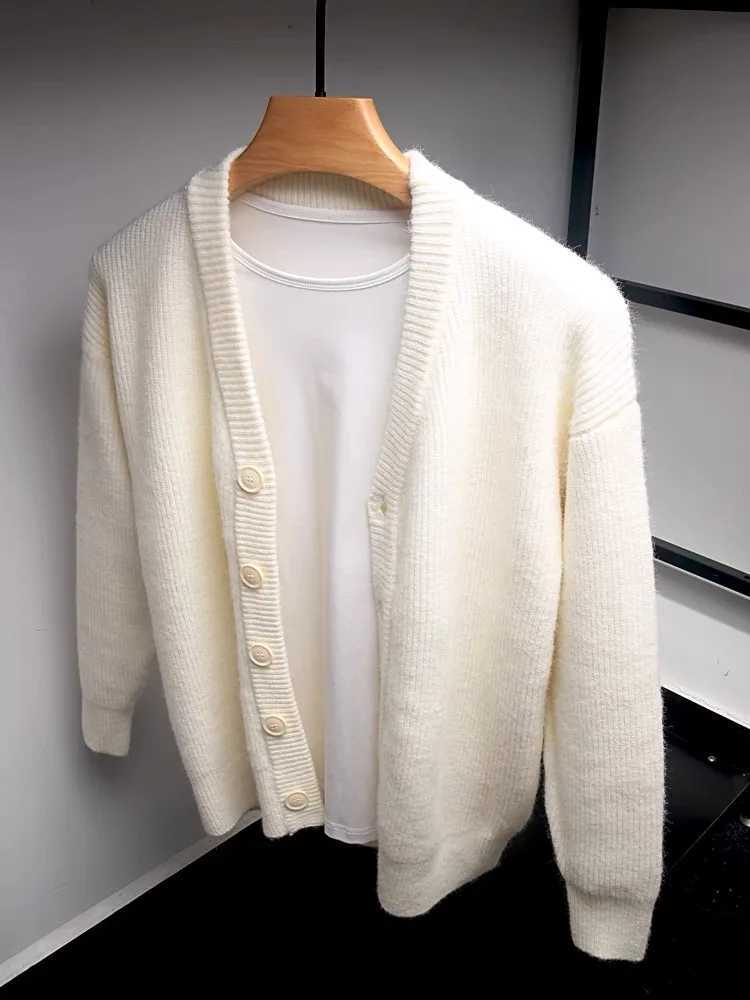 Luxury high-quality white knitting cardigan mens fashion vintage sweater coat mens autumn casual loose Korean sweater mensXJ240907