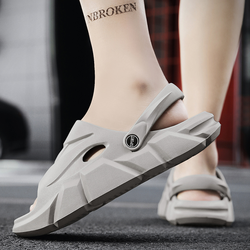 Summer Men Sandals Beach Slippers Clogs Outdoor Fashion New Women Soft Bottom Shoes Garden Shoes Mens Beach Sandals