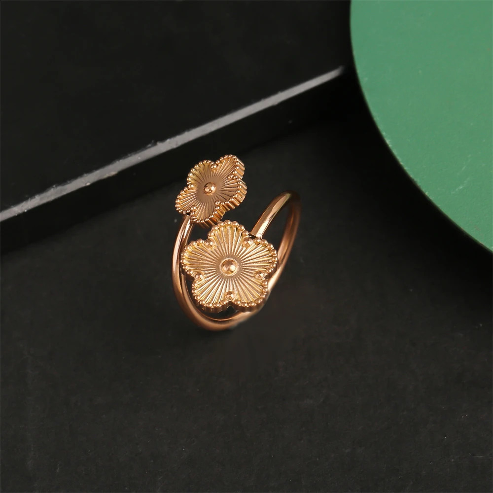 Botanical Laser Five Leaves Flower Open Ring Highquality Gold Silver Rose Black Double Clover Ladies 240906