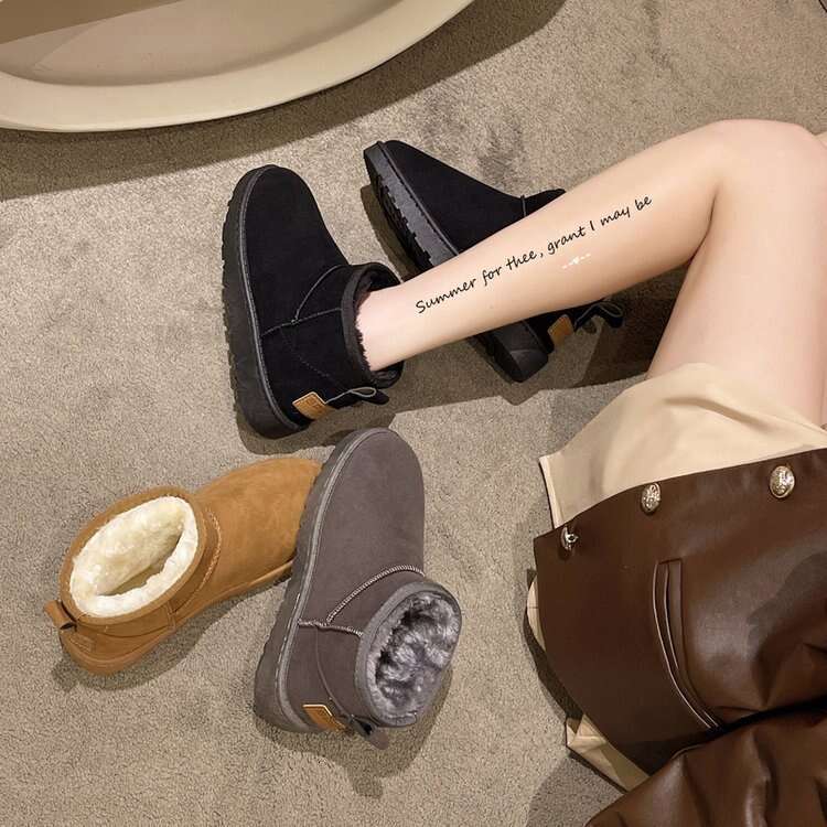 high quality Boot European Style 2024 New Autumn/Winter Women's Snow Boots Classic Fashion Short Sleeved Boots, Comfortable And Plush Thick Warm 