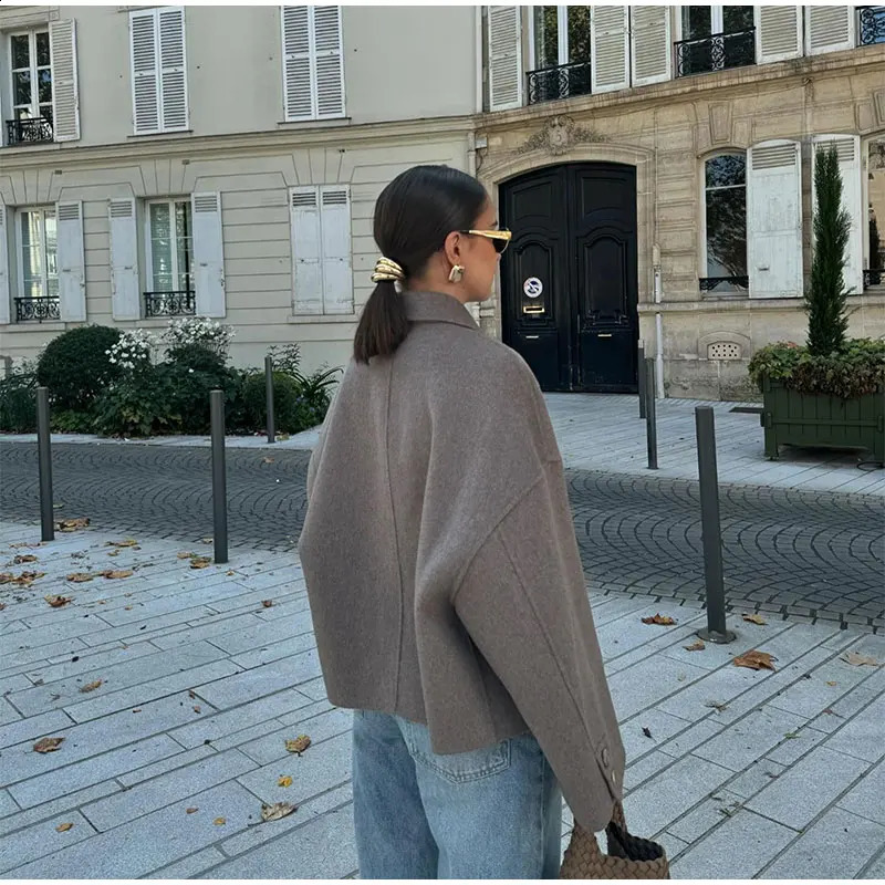 Fashion Patchwork O-neck Lamb Wool Coat For Women Chic Bull Horn Buckle Long Sleeve Loose Jacket 2024 Autumn Lady Warm Outerwear 240912