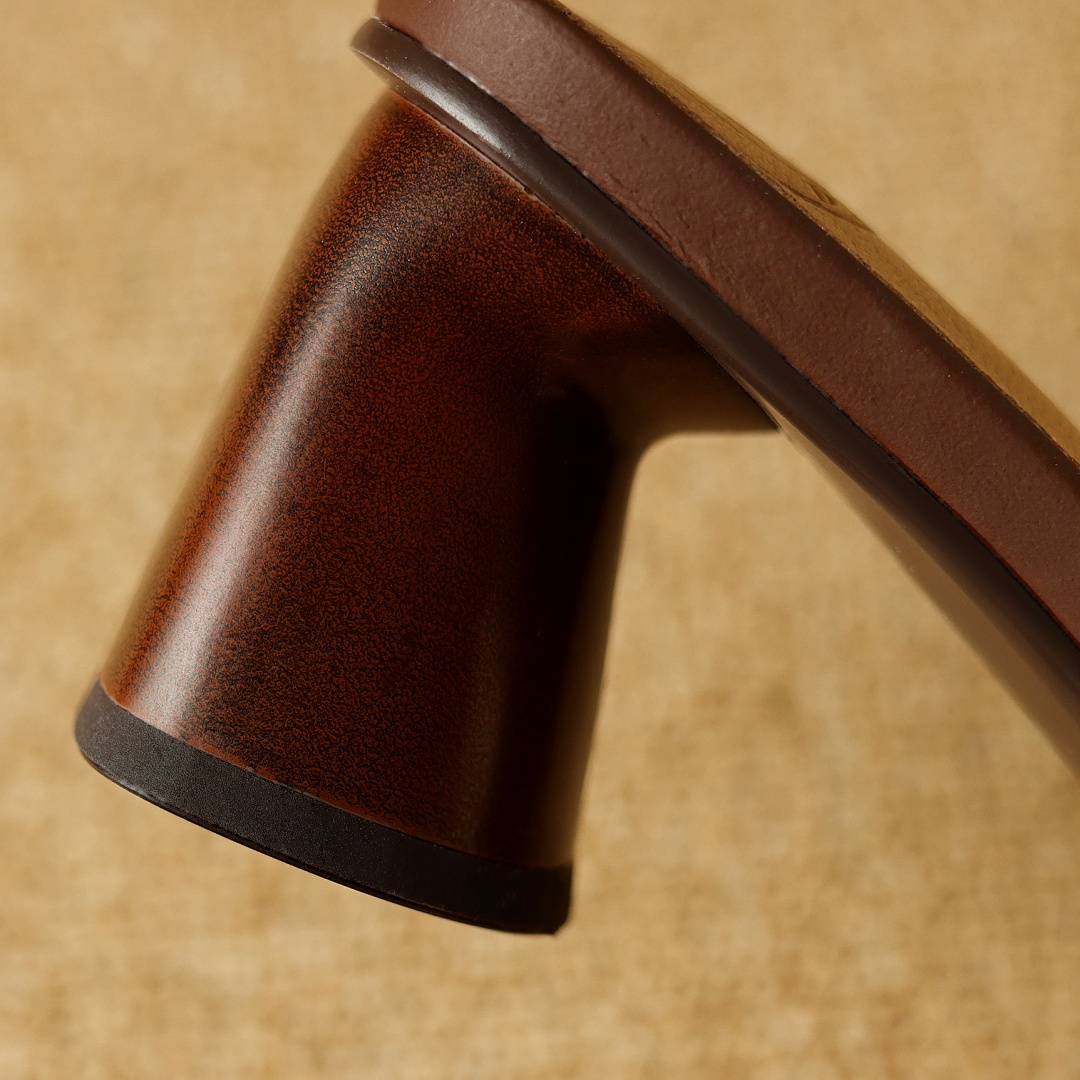 Salmon Skin Braided Slip-On Sandals: Chic Summer 2024 Collection