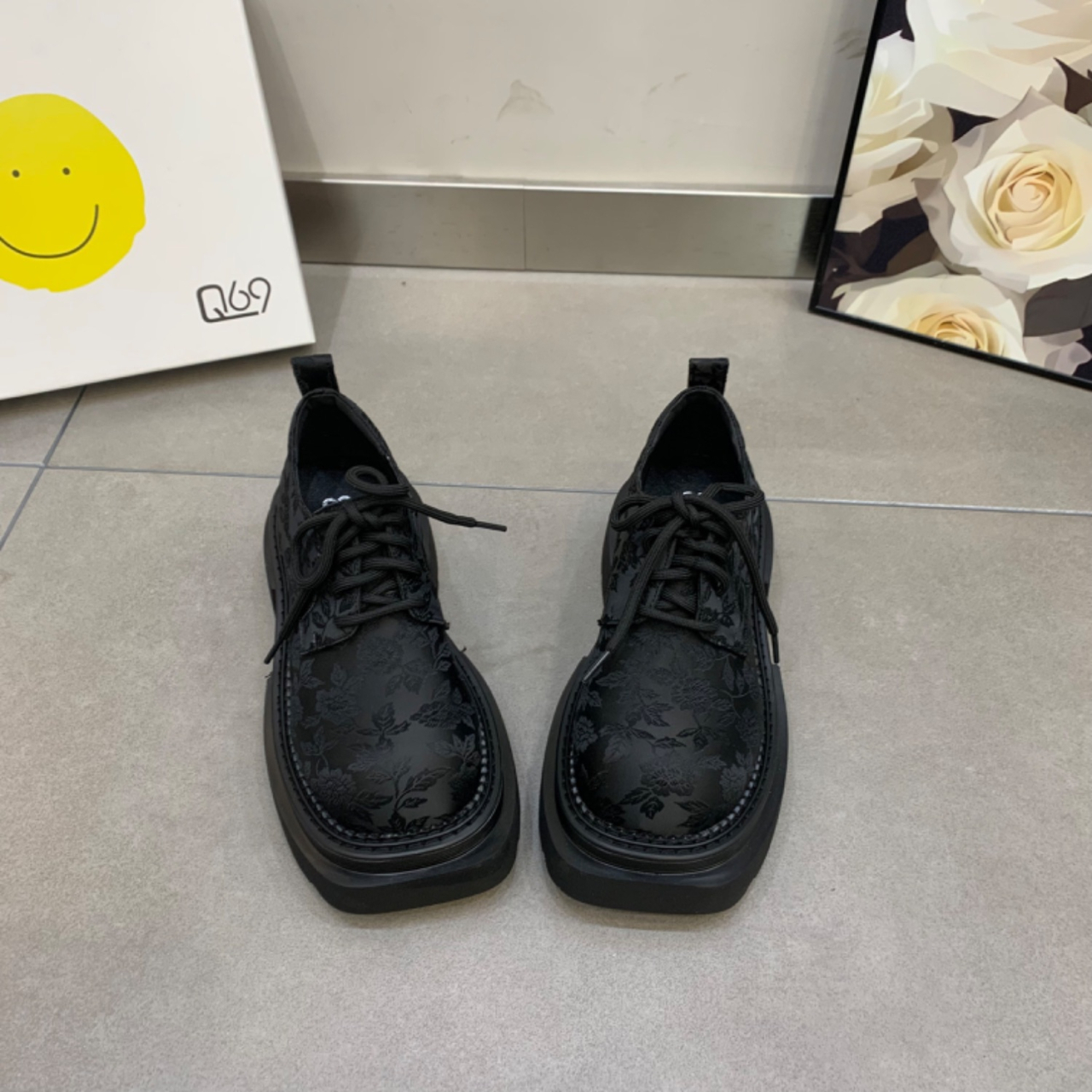 New Chinese 2024 Spring New Printed Surface Thick Bottom Muffin Bottom Scoop Shoes Love Square Head Women's Shoes Single Shoes