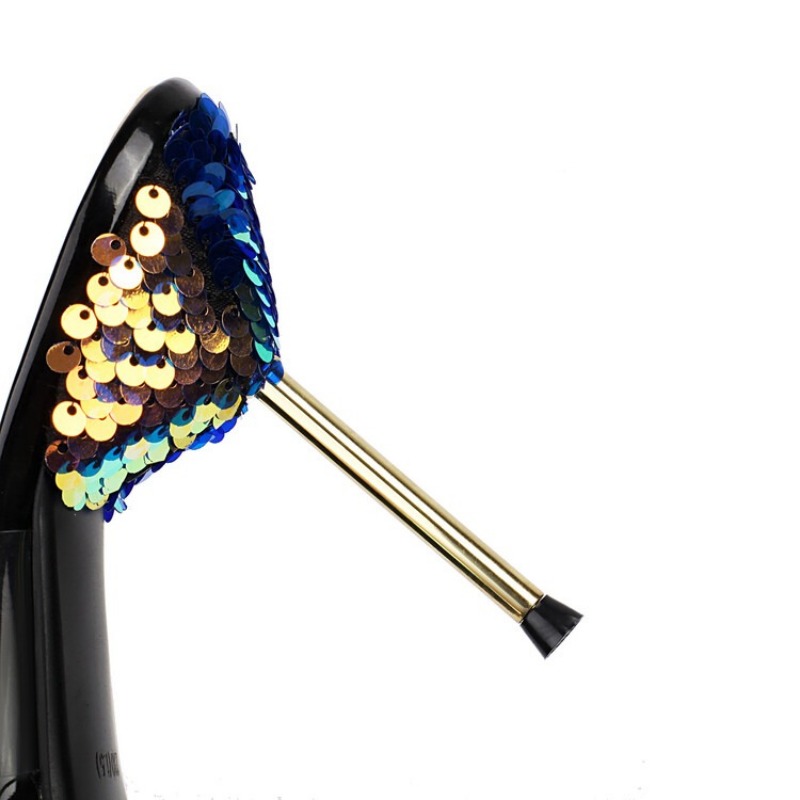 New Pointed Large Sequin Outdoor Summer Slippers Women's Summer Nightclub Spicy Girl Punk Style Roman Shiny Sandals Size 32-43