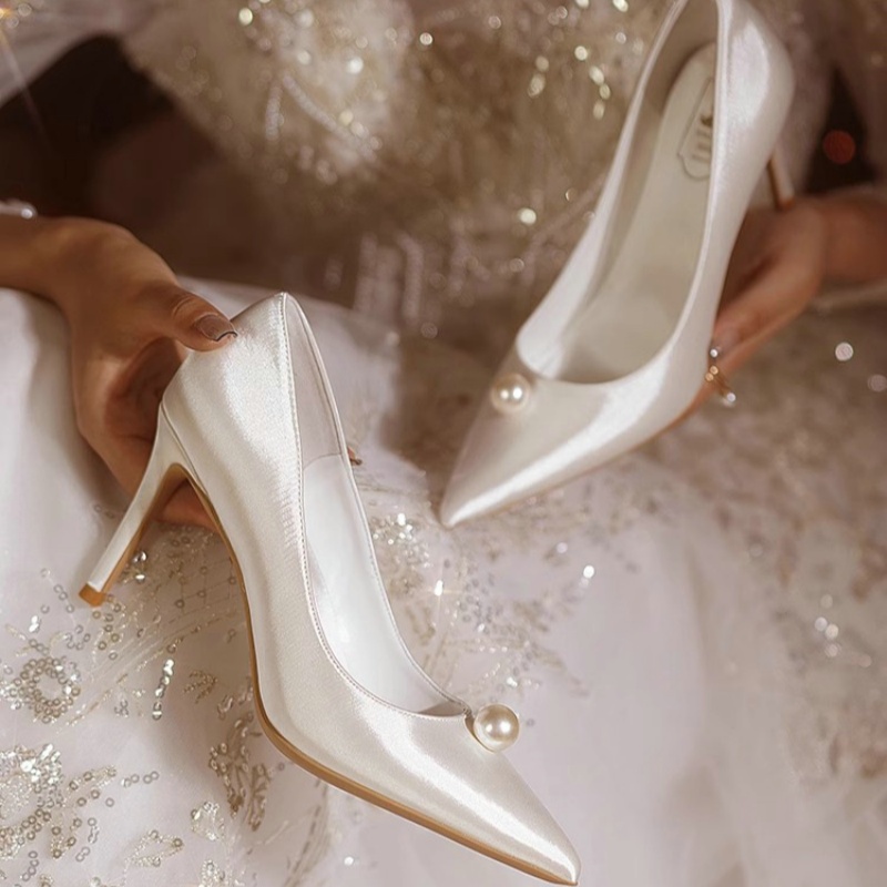 2024 New White Satin Wedding Bride Shoes Pearl High Heels French Bridesmaid Shoes Fashion Pumps