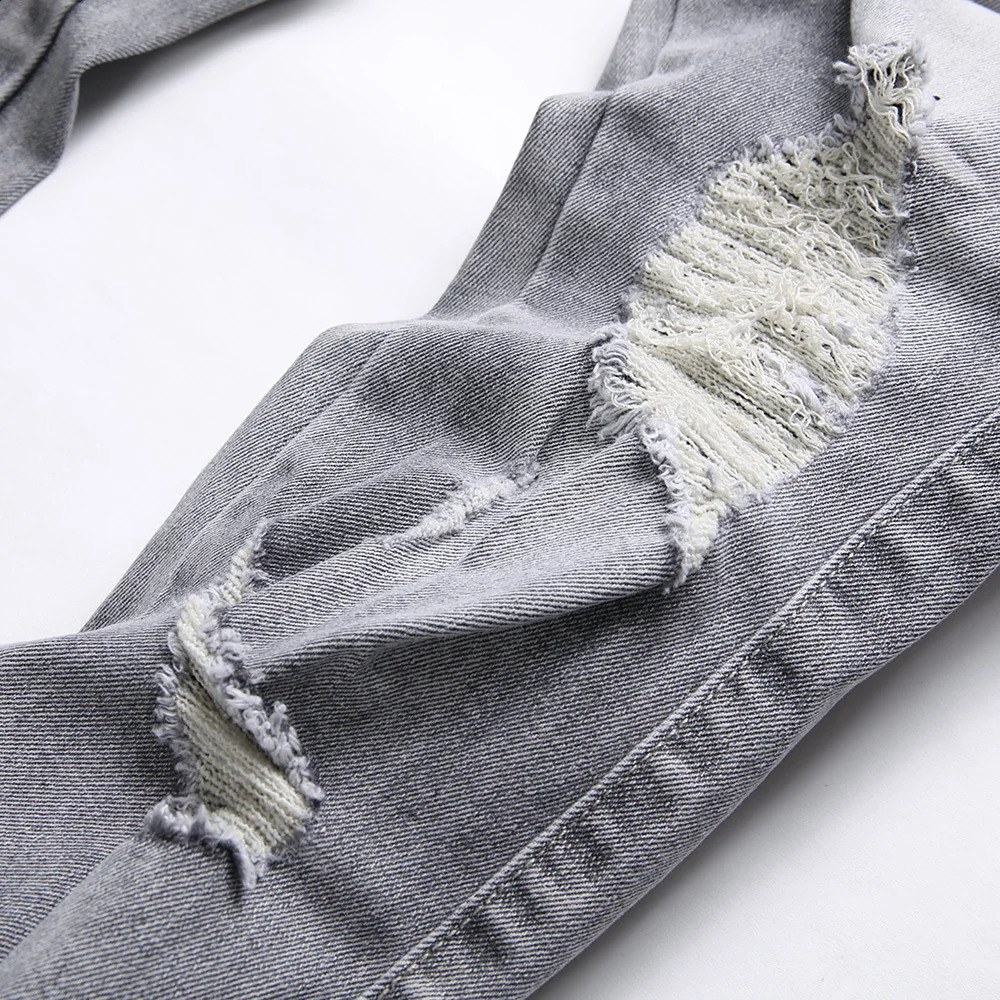 Men Snake Embroidery Gray Denim Jeans Streetwear Holes Ripped Distressed Stretch Pants Embroidered Slim Straight Trousers 240913