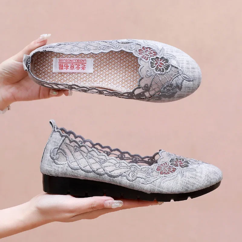 Woman Shoes Fashion Versatile Embroidery Mesh Hollow Out Breathable Comfortable Non-slip Casual Big Size Shoes Women 2024