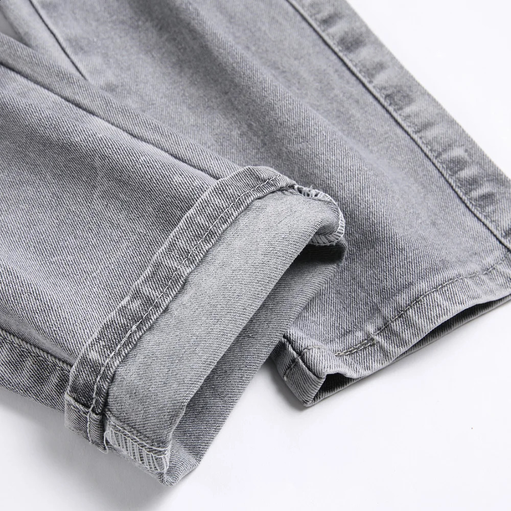 Men Snake Embroidery Gray Denim Jeans Streetwear Holes Ripped Distressed Stretch Pants Embroidered Slim Straight Trousers 240913