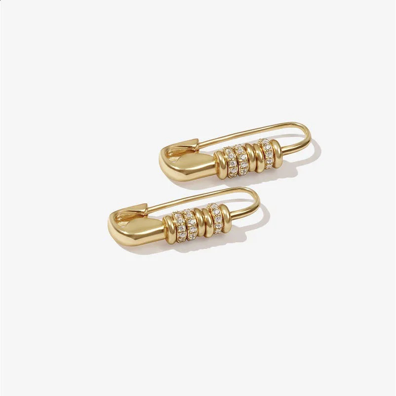 VG 6YM Fashion Unique Punk Personality Safety Pin Stud Earrings for Women Gold Filled Charm Paper Clip Puncture Ear Jewelry 240906