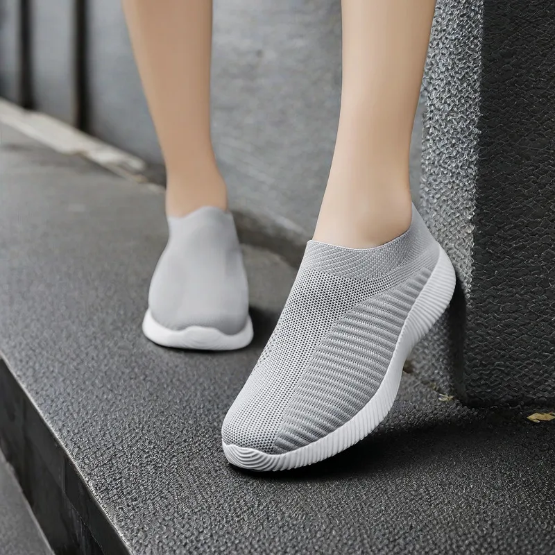 Sier High Top Sneakers For Women 2024 Designer Woman Brands Tenid Low Heel Shoes Slimming Womens Loafers Tennis