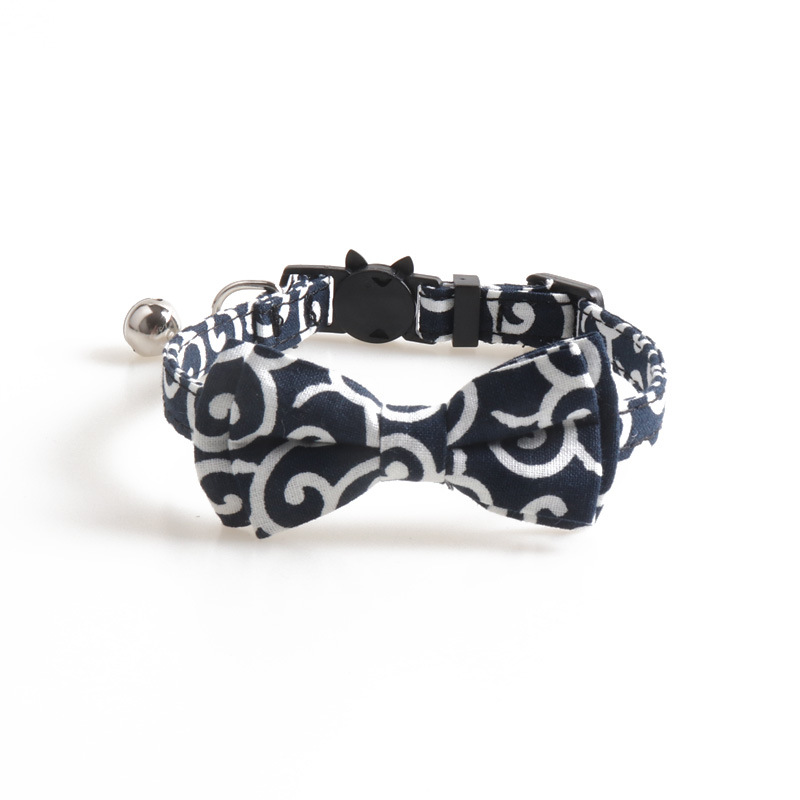 Fashionable Small Size Cat Collar with Bow Tie and Animal Pattern Personalized Cat Head Buckle for Stylish Pets